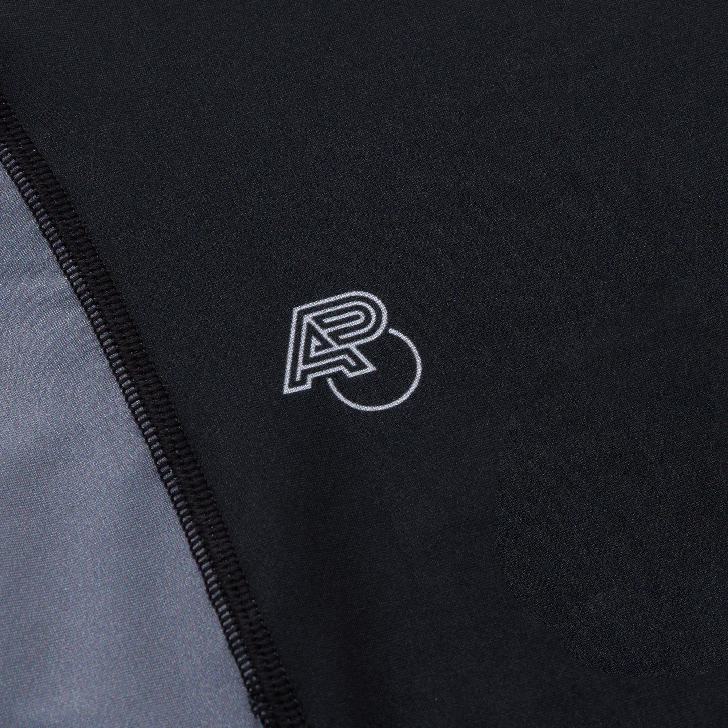 A&PWW Kids SS Rashguard: (Grey/Black)