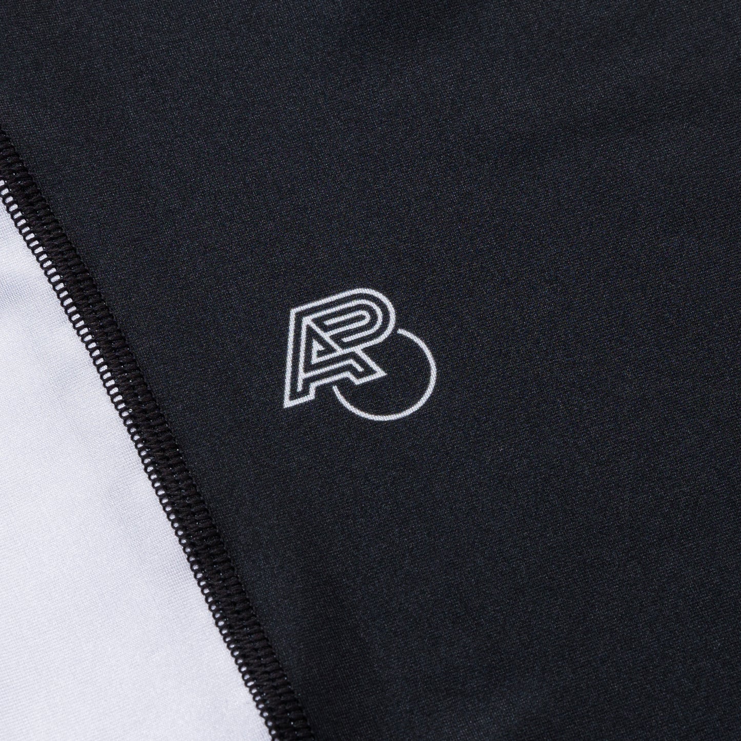 A&PWW Kids SS Rashguard: (White/Black)