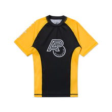 Load image into Gallery viewer, A&amp;PWW Kids SS Rashguard: (Yellow/Black)
