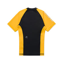 Load image into Gallery viewer, A&amp;PWW Kids SS Rashguard: (Yellow/Black)
