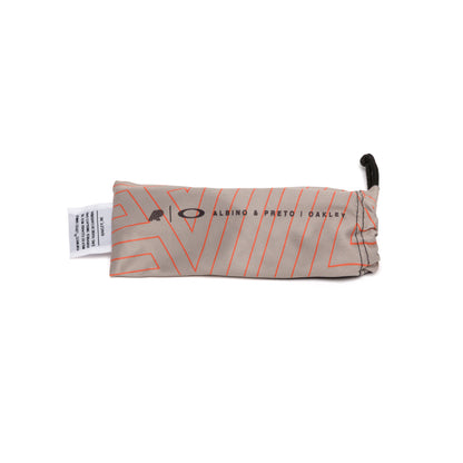 A&P® x OAKLEY® FROGSKINS HYBRID™ MATTE BLACK w/ PRIZM RUBY