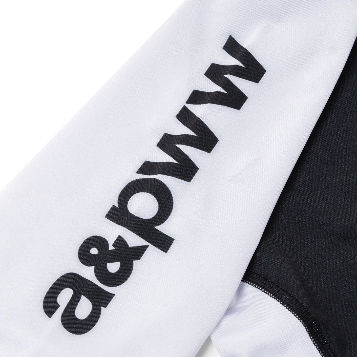 A&PWW Kids SS Rashguard: (White/Black)